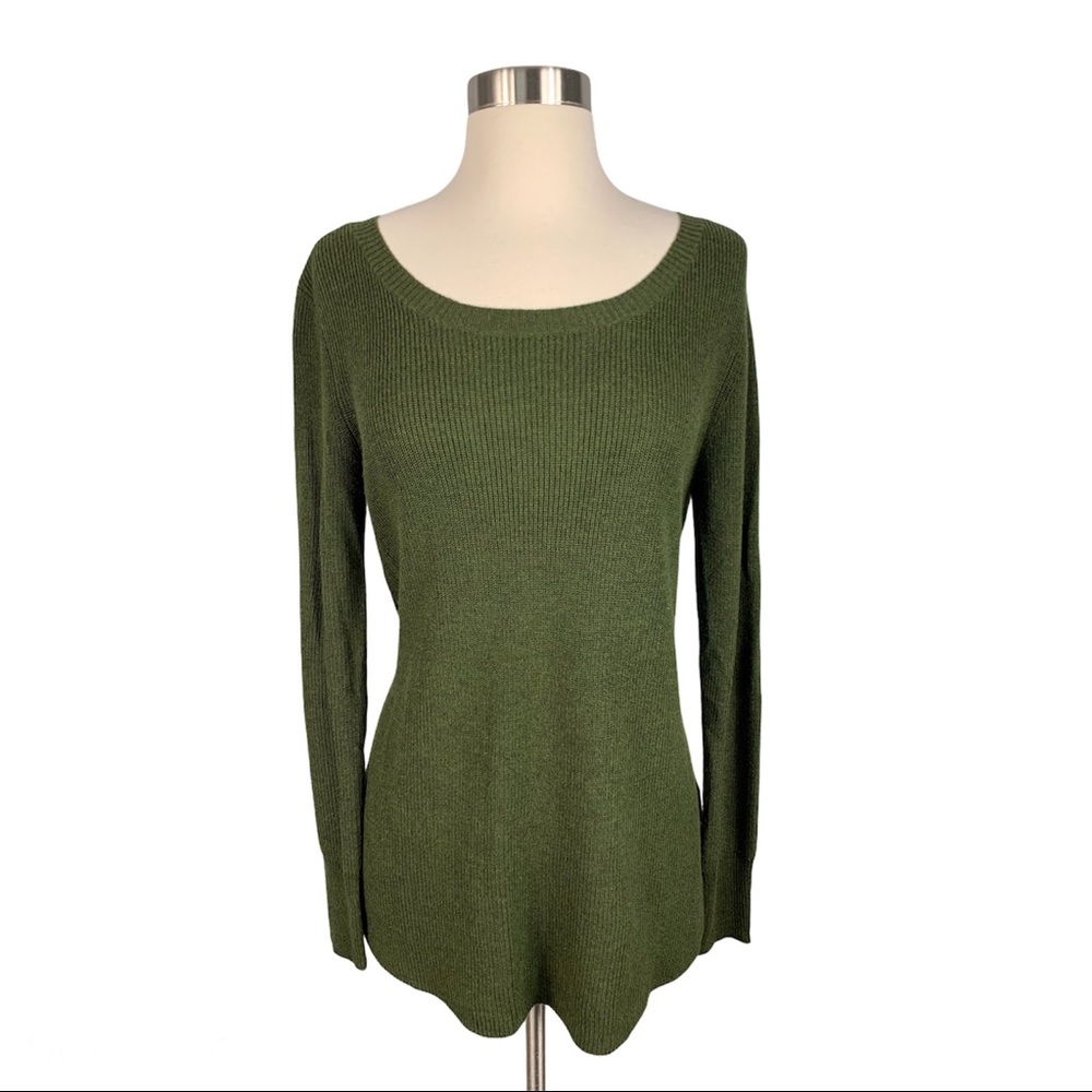 [American Eagle] Ribbed Curve Hem Pullover Sweater